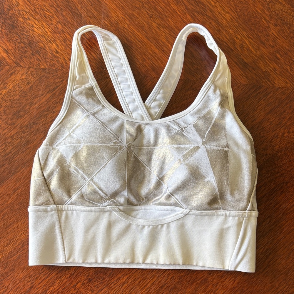 Under Armour Women's White and Gold Athletic Sports Bra with Cross-Back Straps